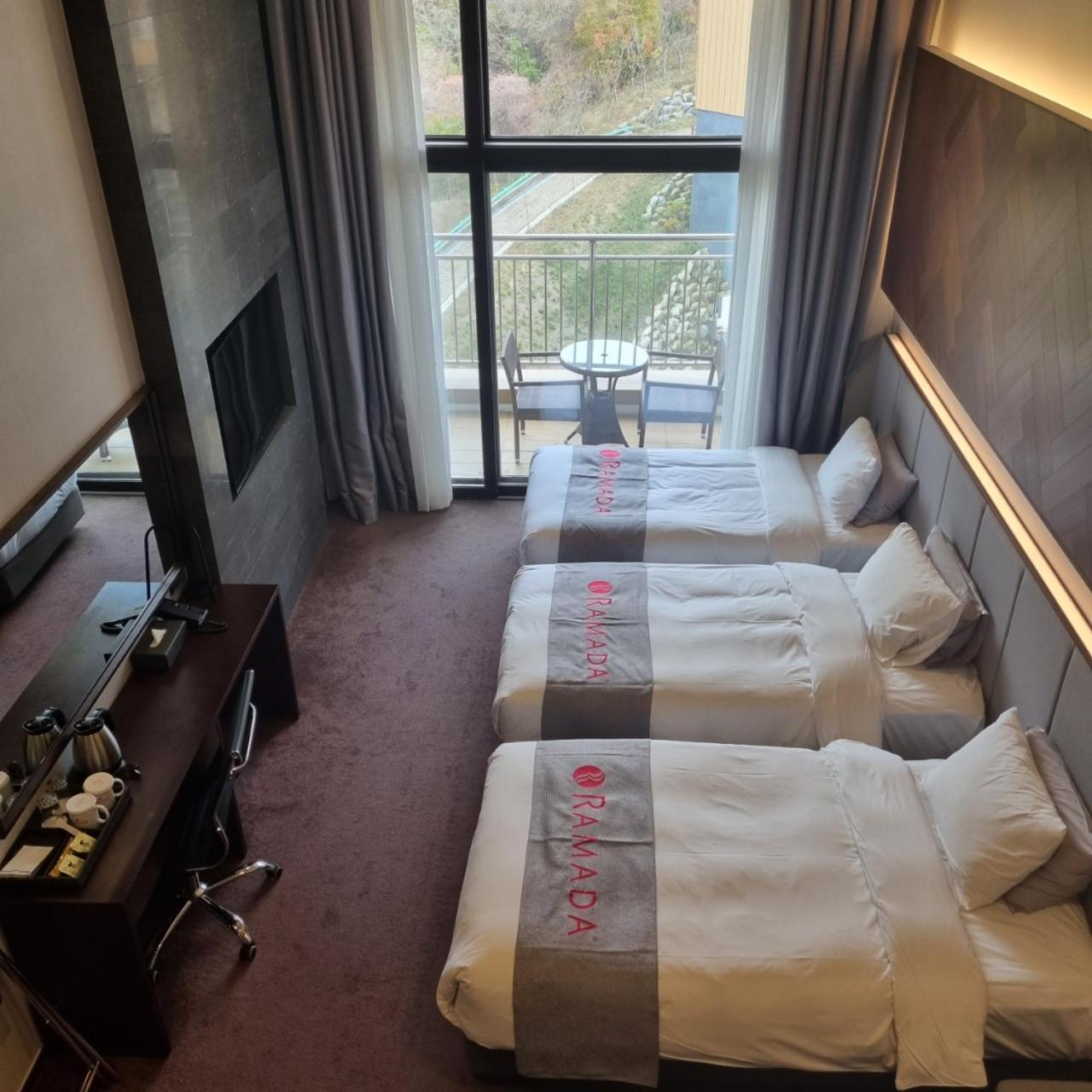 Ramada Hotel & Suite By Wyndham Gangwon Pchjongčchang Pokoj fotografie